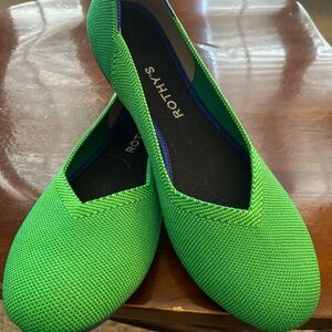 Rothy's Jellybean Green Flats LN size 9